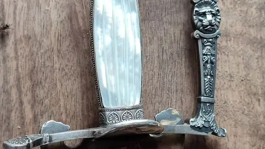 Poignée épée nacre