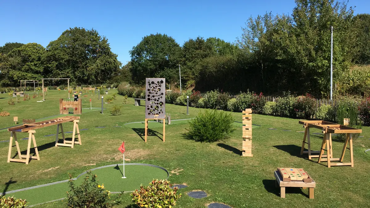 saint-aubin-des-preaux-green-minigolf-1