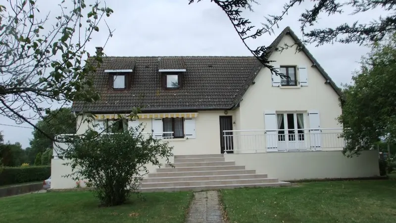 saint-martin-de-brehal-meuble-arondel-1