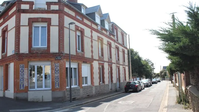 saint-pair-sur-mer-meuble-chez-tony-0