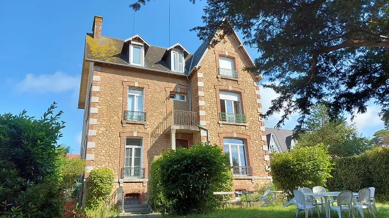 saint-pair-sur-mer-meuble-le-jardin-0