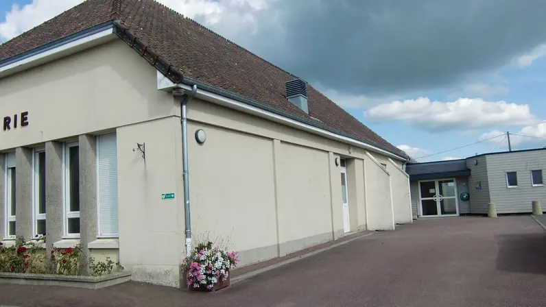 salle des fêtes montsurvent (1)