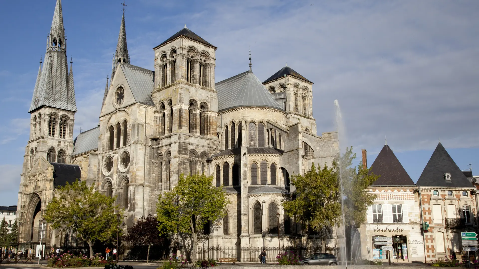 collegiale-notre-dame-en-vaux