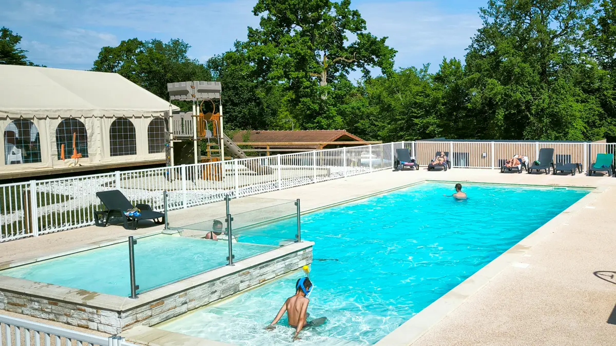 piscine et pataugeoire