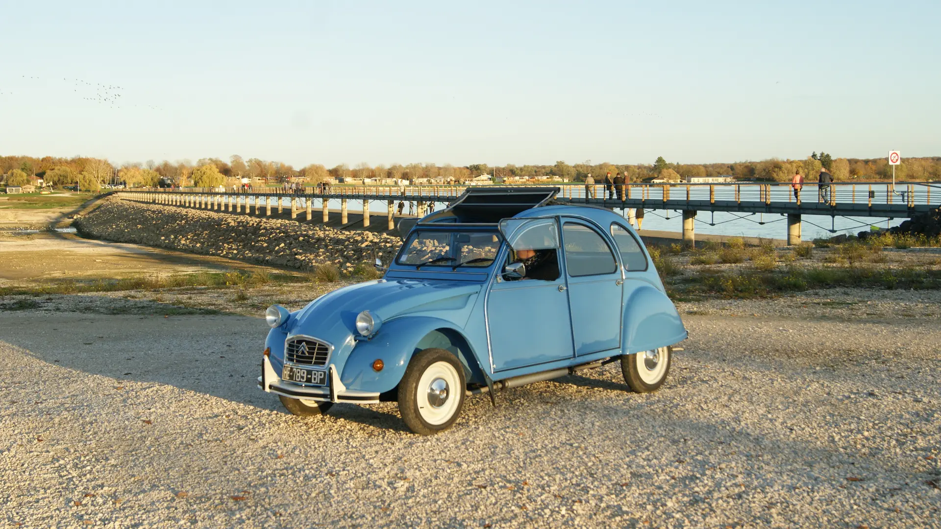Champagne Rétro Tour - 2 CV