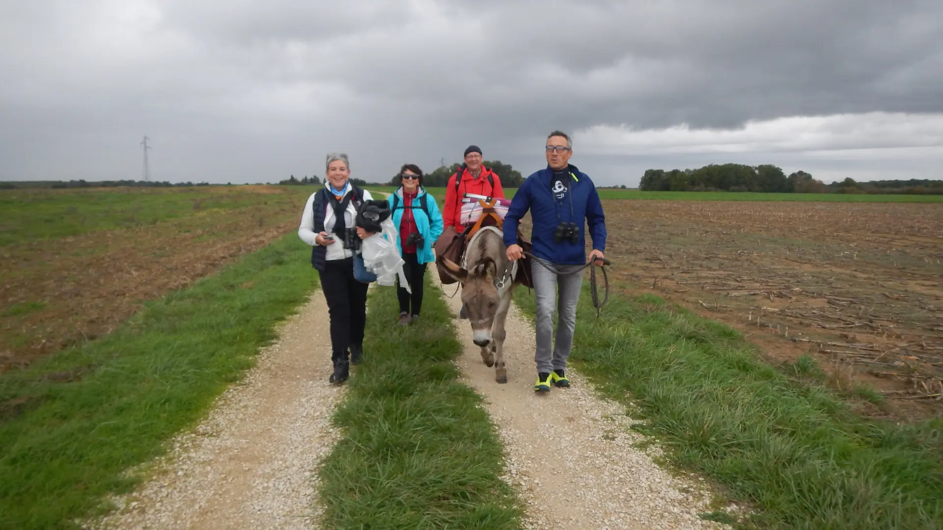 Au Milieu de Nulle Part - randonnée guidée avec un âne