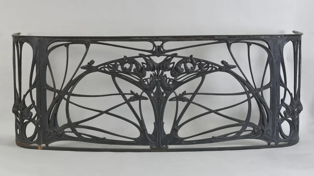 Balcon Art Nouveau, signé Hector Guimard