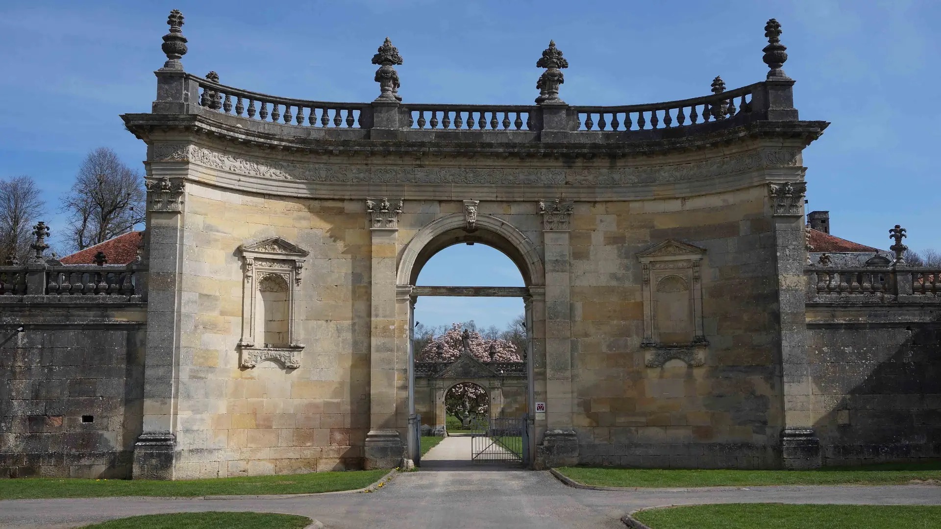 Grand Portail Abbaye de Trois-Fontaines