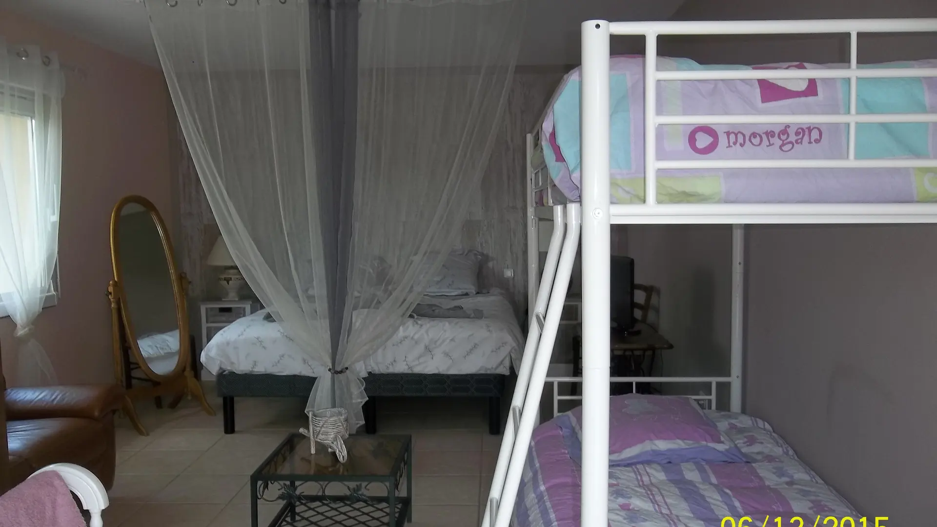 La chambre familiale (les lits)
