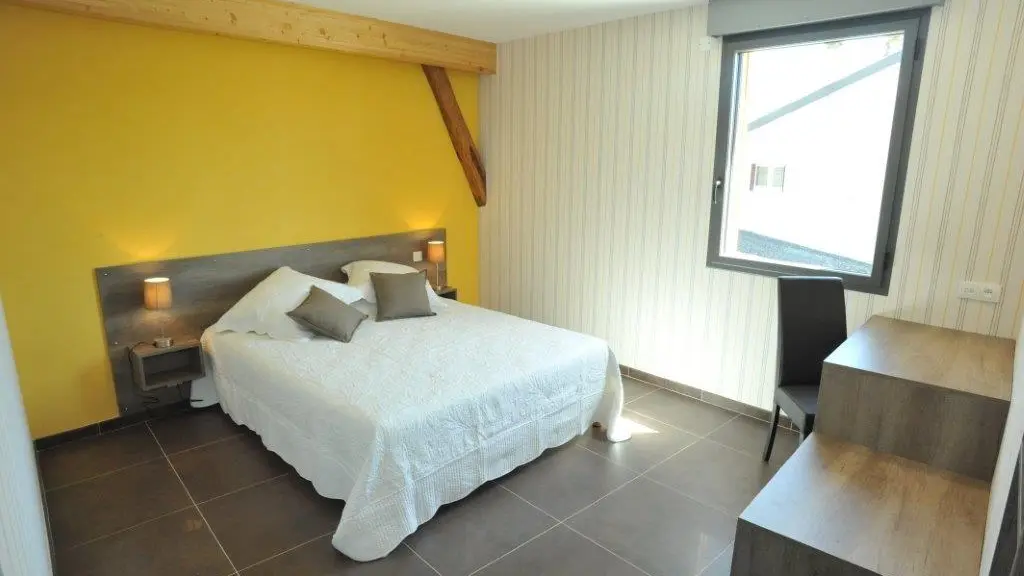 gite-la-petillante-soudron-chambre-2