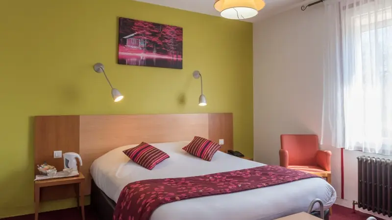 hotel-bristol-fagnieres-chalons-chambre-1