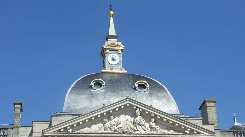 hotel-de-ville-chalons-en-champagne-horloge