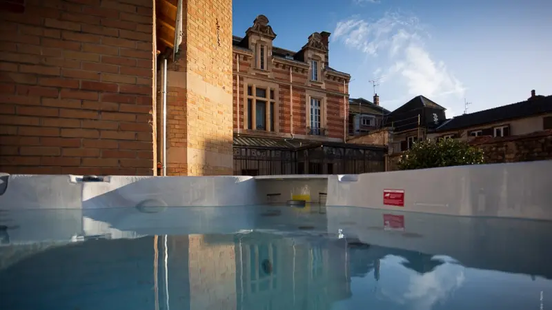 le-jardin-d-hiver-chalons-jacuzzi