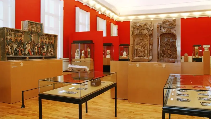 musee-des-beaux-arts-chalons-salle-medievale