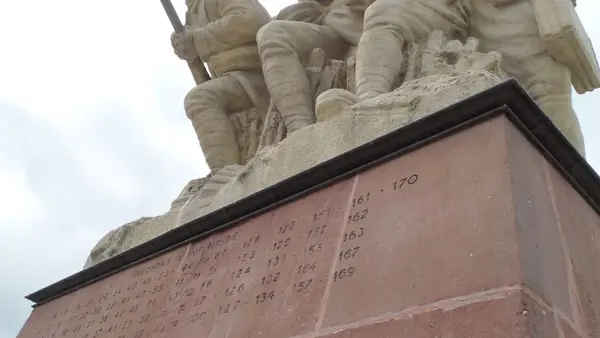 Monument de Navarin - Souain Perthes les Hurlus