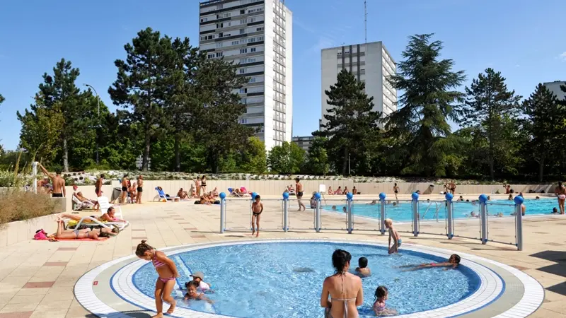 piscine-regis-fermier-vauban-chalons-1 © Christophe Manquillet