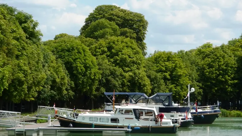 relais-nautique-chalons-en-champagne-bateaux-15m