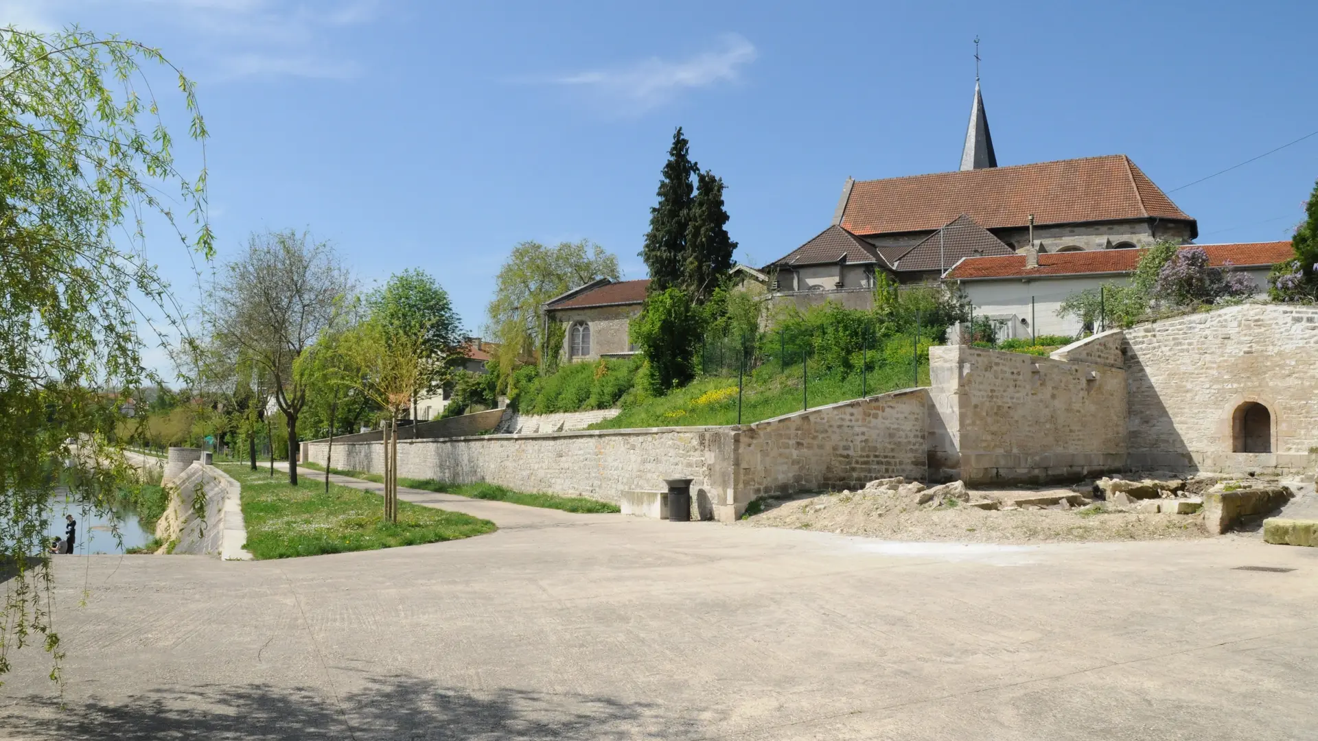 Rives de la Marne et église Saint-Martin