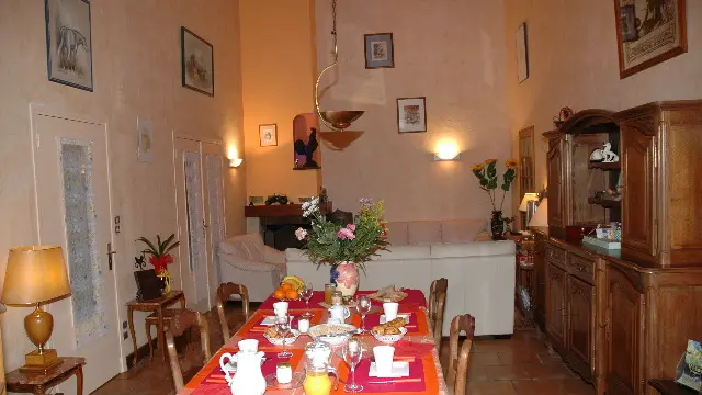 Chambre d'hotes La Neottie Nid d'Oiseau - salle-petits-dejeuners - Outines