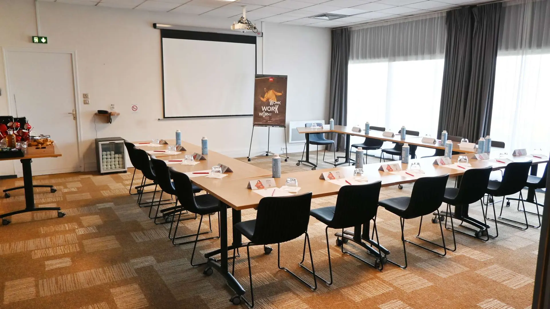 Salle de réunion 002