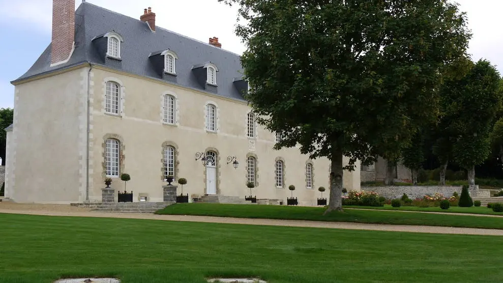 Aile ouest du Château d'Hauterives