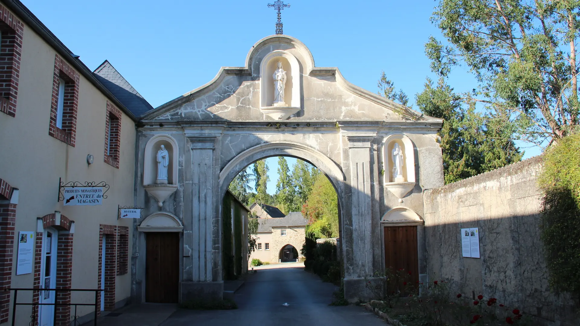 Abbaye_du_Port_du_Salut-Pays_de_Laval_Entrammes-CP-Mayenne_Tourisme-1920px