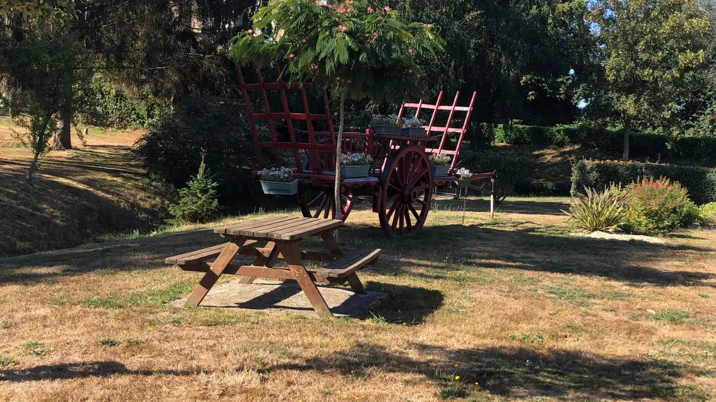 Aire de pique nique, le bourg