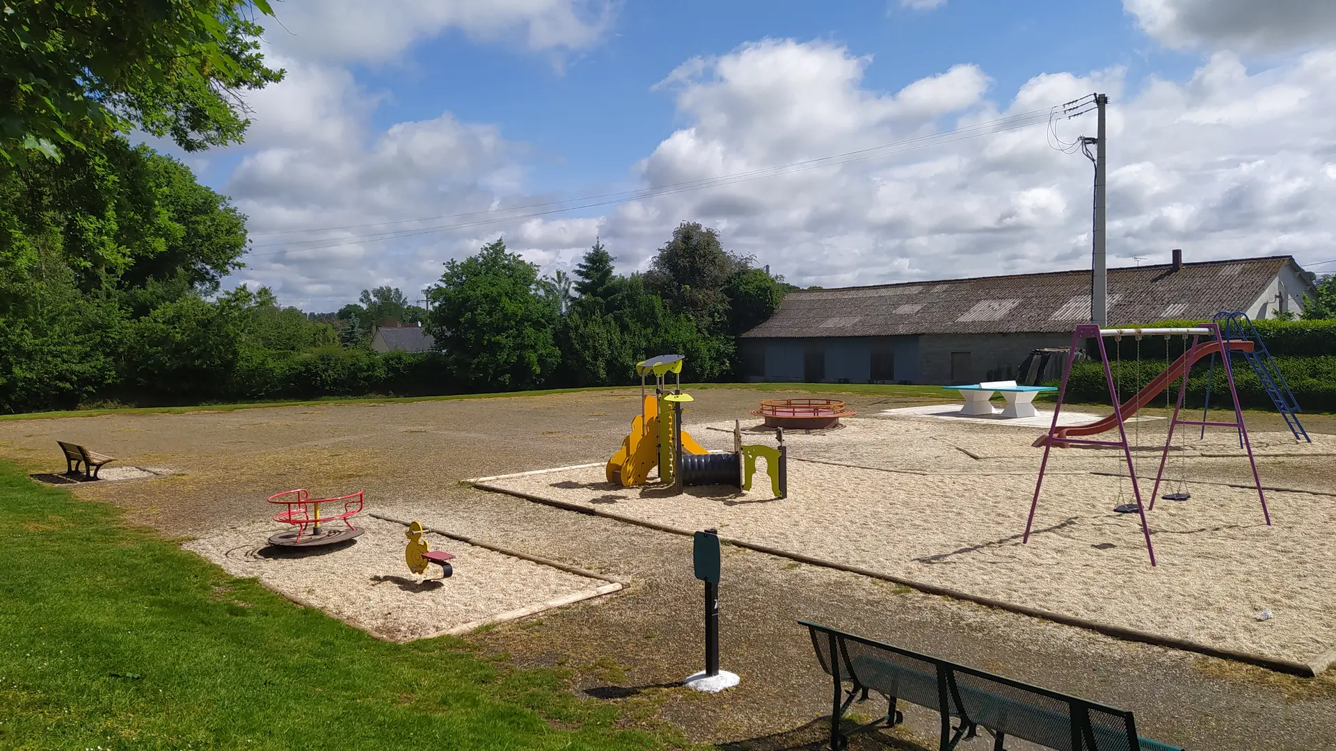 Aire de pique nique - Montaudin 53 © Bocage Mayennais Tourisme - 2