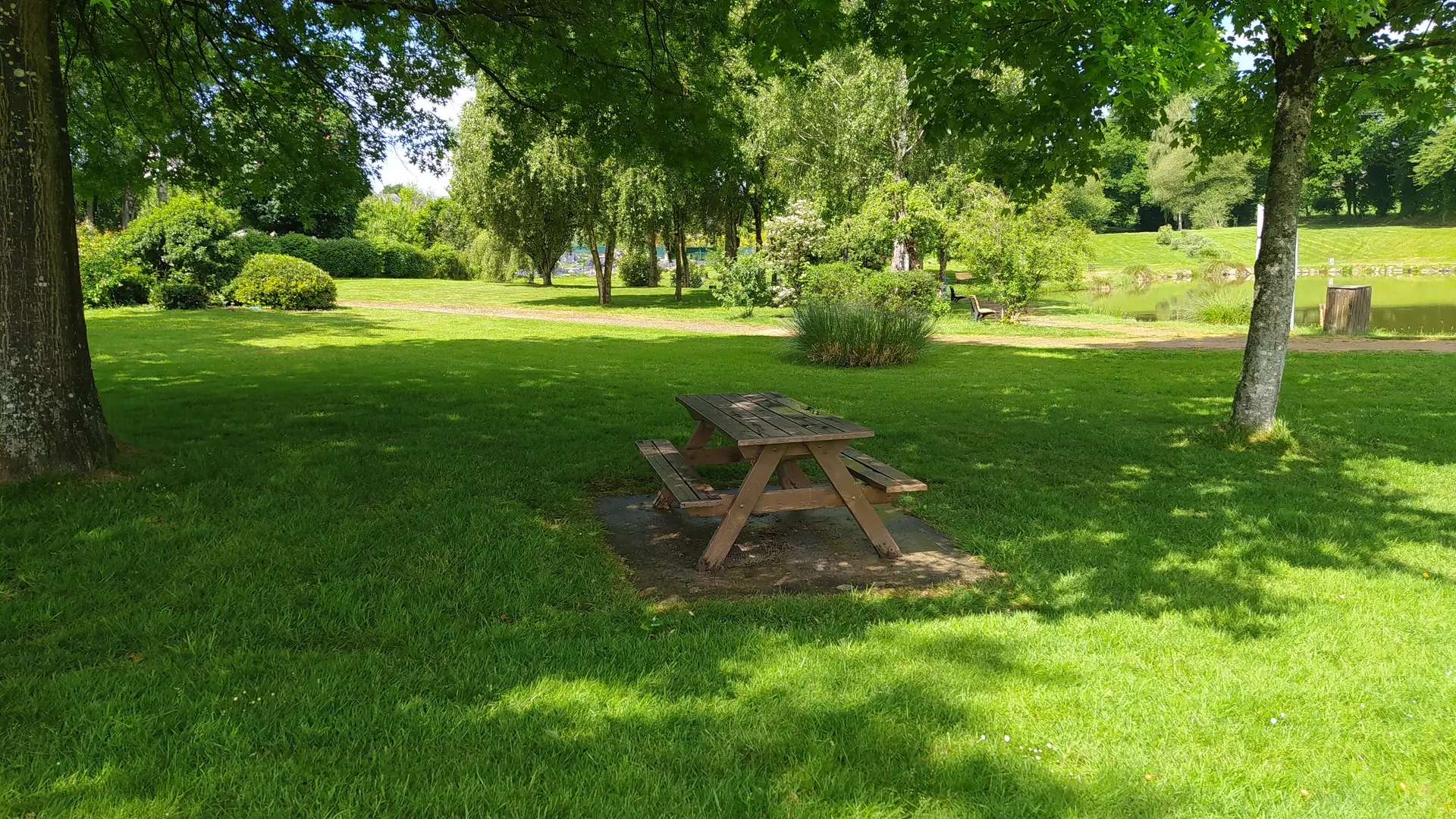 Aire de pique nique - Montaudin 53 © Bocage Mayennais Tourisme - 4