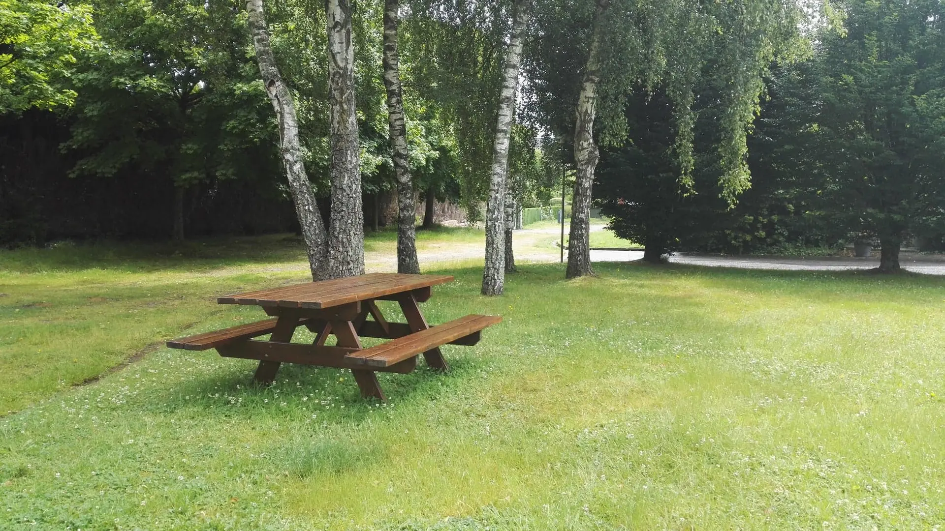 Aire de pique nique - Pontmain 53 © Bocage Mayennais Tourisme - 1