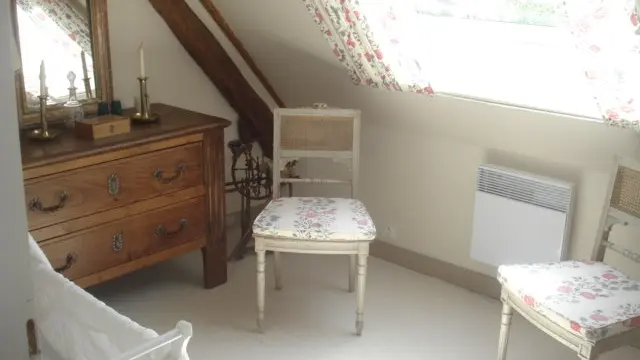 Chambre 2 avec lit bébé (berceau)