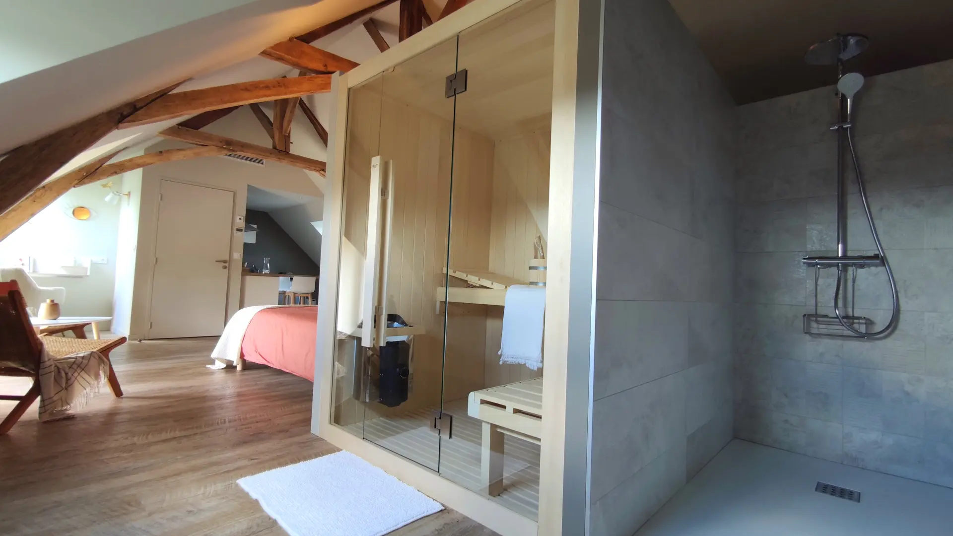 Espace Sauna et Douche Suite Izoë