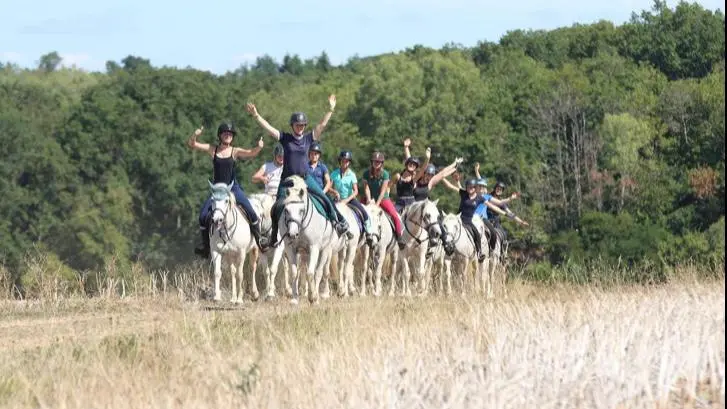 centre equestre le roc au loup