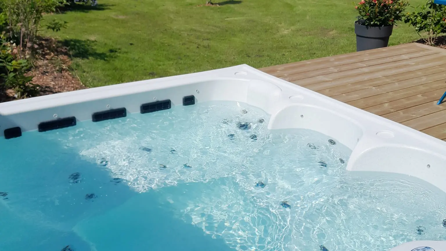 JACUZZI
