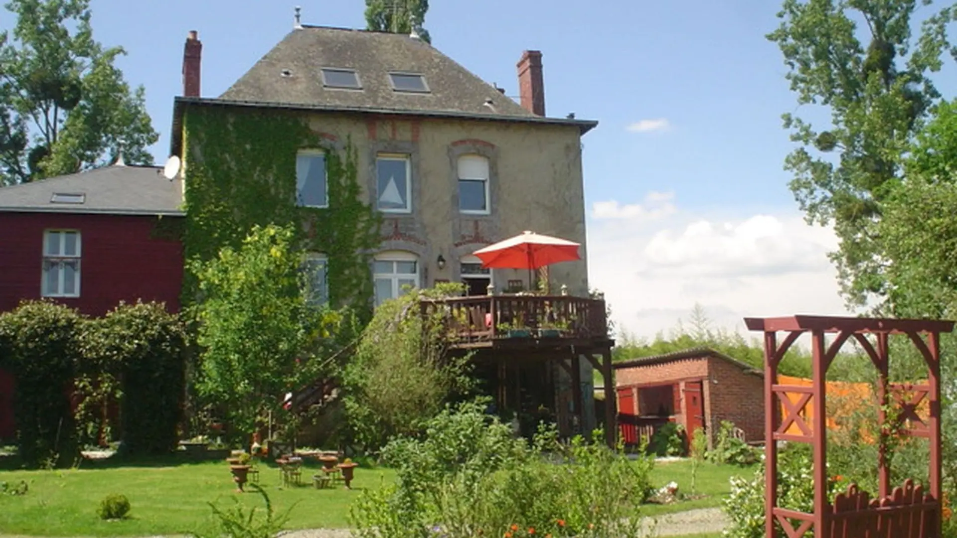 La Chaussée d'olivet FACADE
