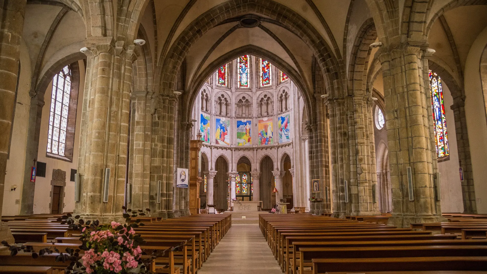 Mayenne Basilique Notre-Dame.19 - ©Laura Remoué-OTVHM