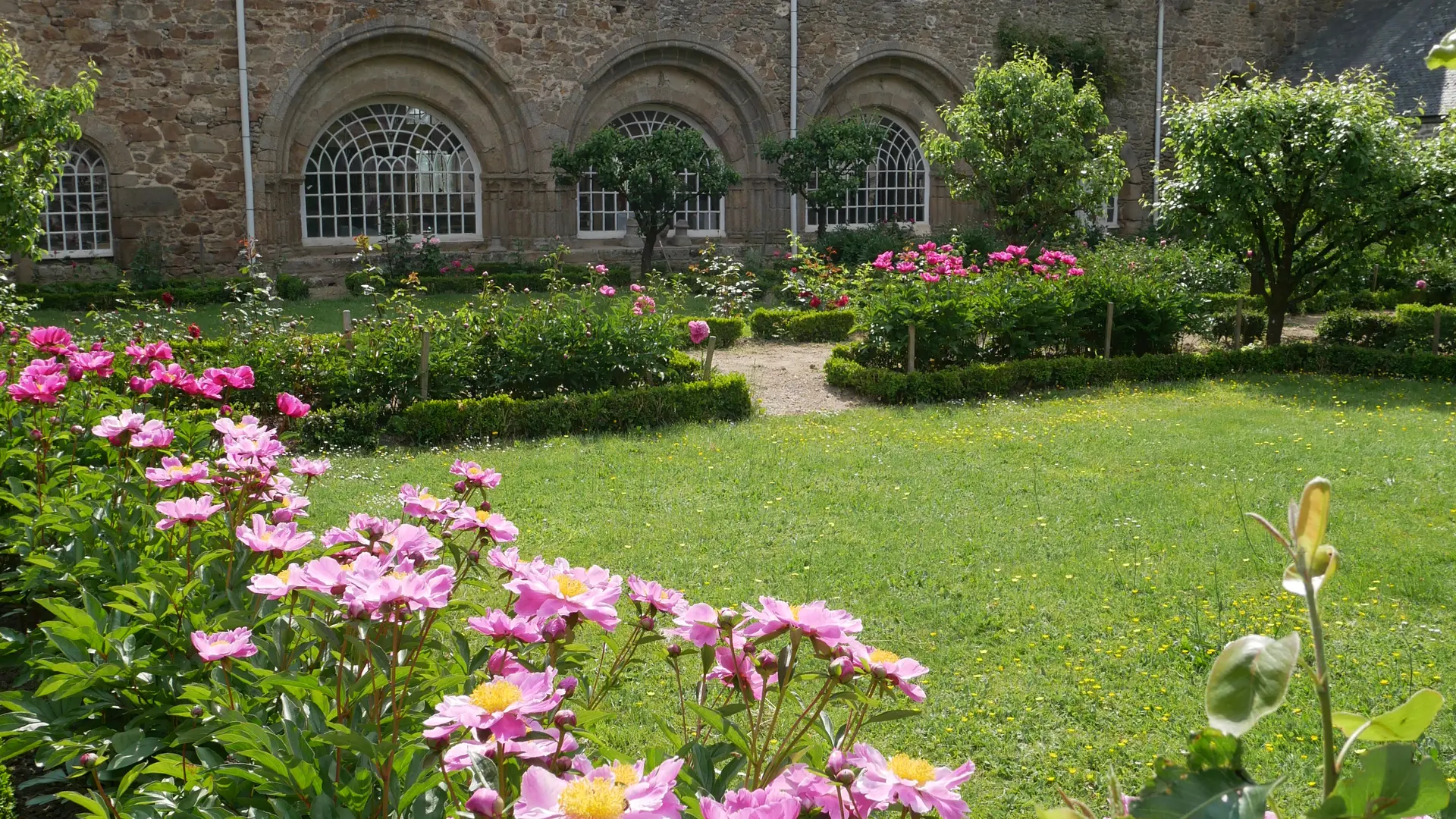 ABBAYE DE FONTAINE DANIEL