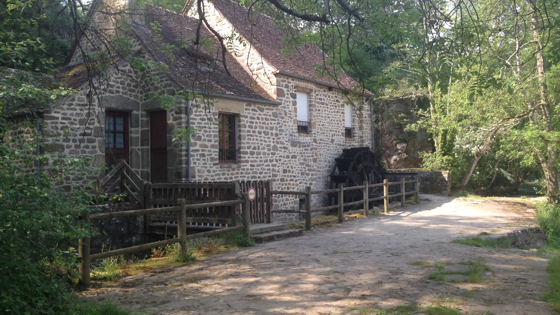 Promenade au bord de la Sarthe, moulin de Trotté