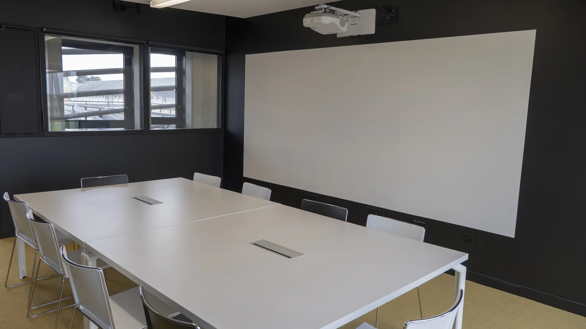 Salle de r+®union La Licorne 2