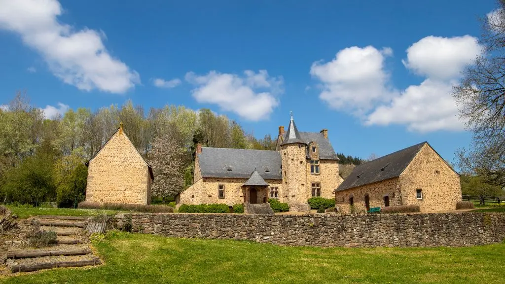 Manoire de Pierre-Fontaine, Circuit rando Mont-Rochard, Ste-Gemmes-le-Robert