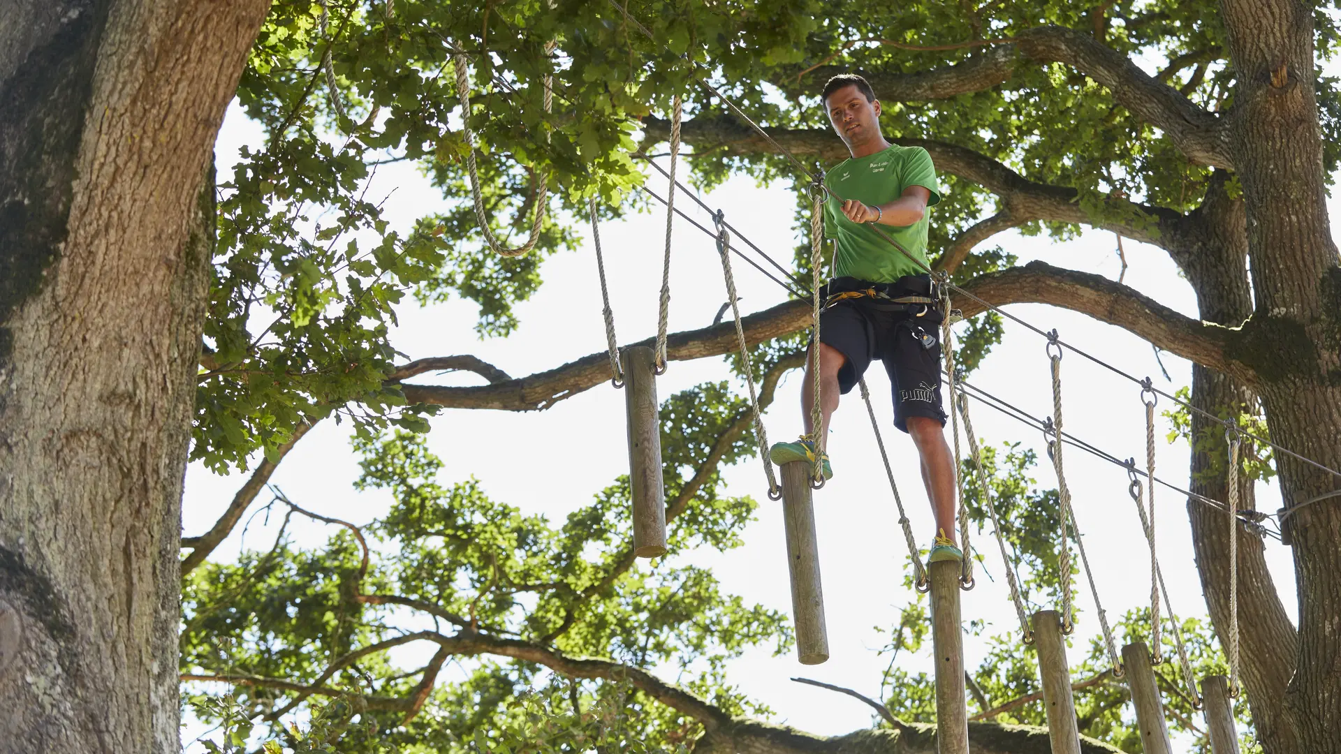 atelier sur rondins Parcours dans les arbres Gorron Parc de Loisirs de la Colmon