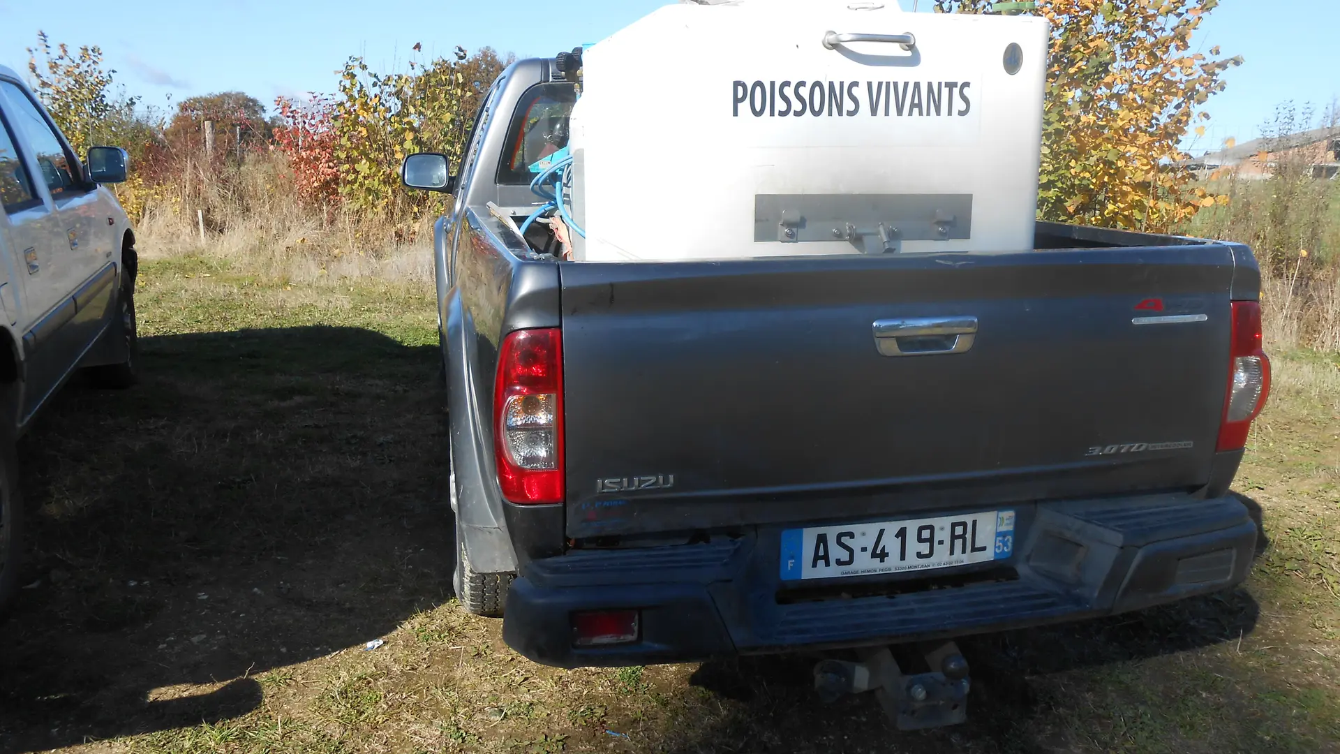 véhicule avec cuve oxygéné pour le transport des poissons