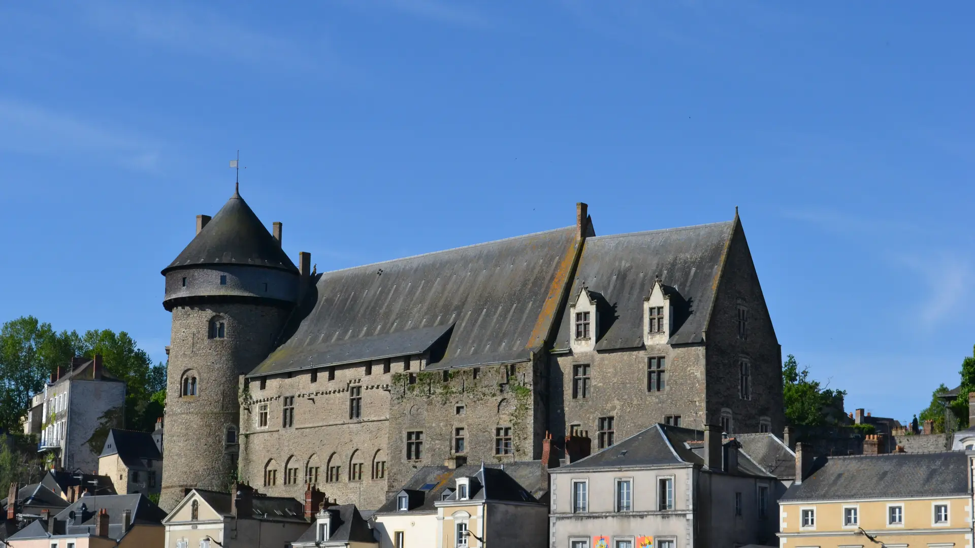 iti-chateaux-laval-contale0