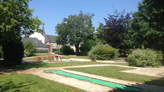 mini-golf-fougerolles-du-plessis-53-asc-1