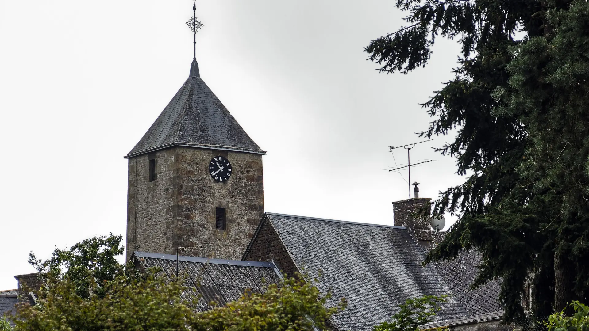 saint-mars-sur-la-futaie---bocage-mayennais-rev-jy-guyard--11-