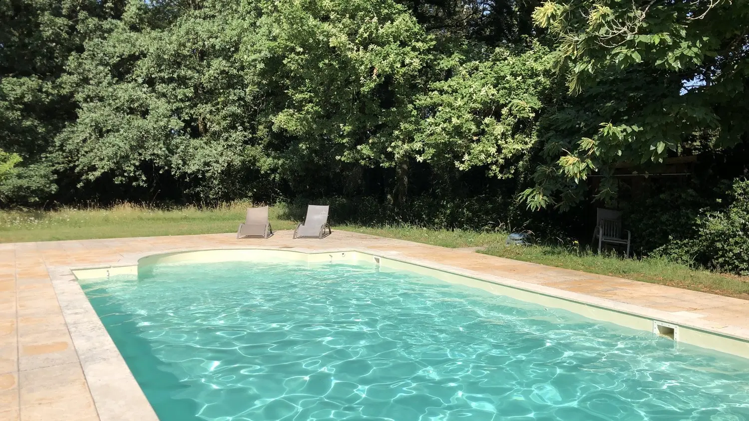 5. piscine au soleil