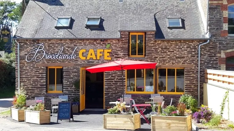 Brocéliande_Café_snack_expositions_Tréhorenteuc_DestinationBrocéliande