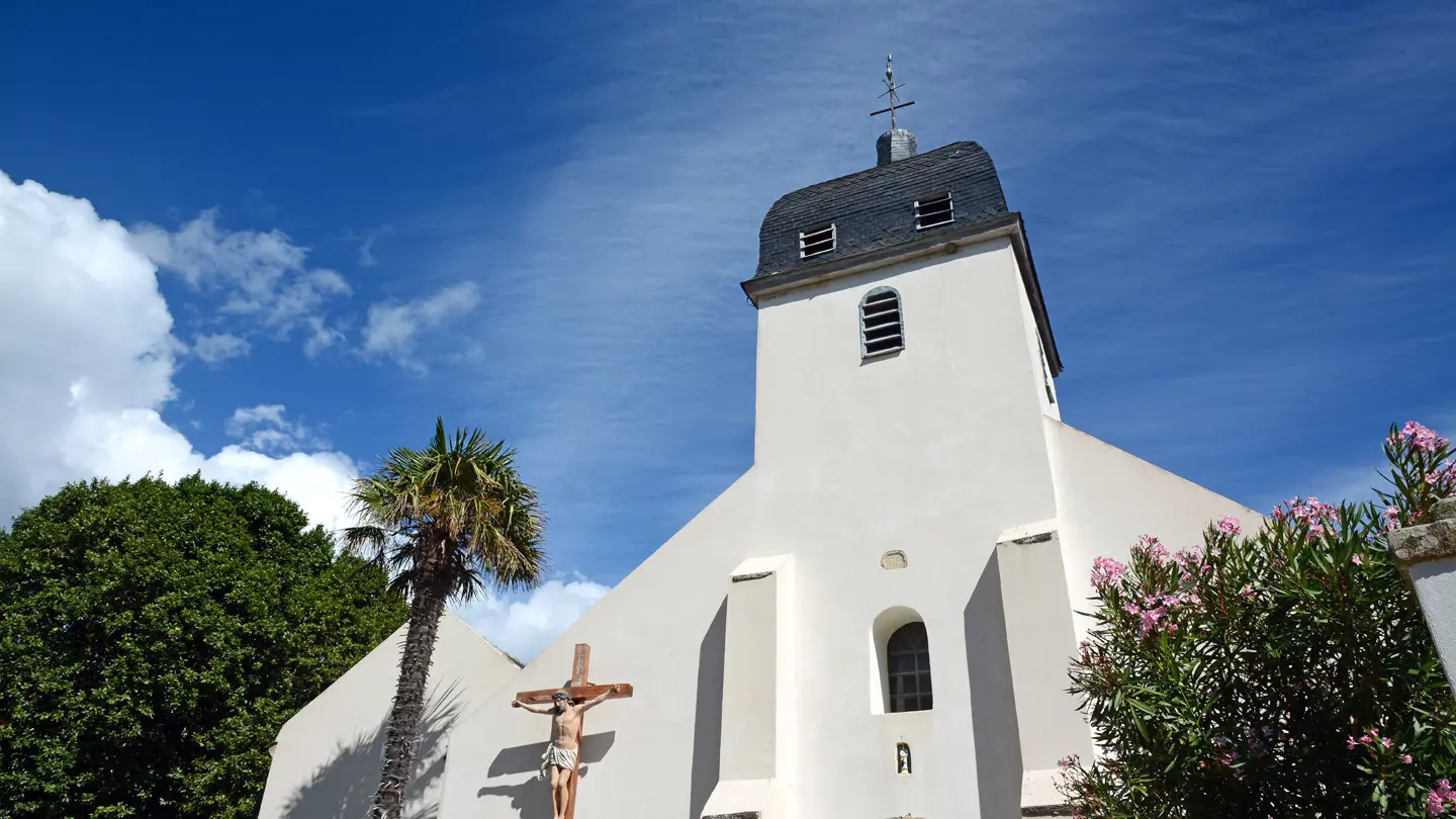 698226_histoire_-_eglise_-_locmaria_-_printemps_-_eglise_de_locmaria_-_2013