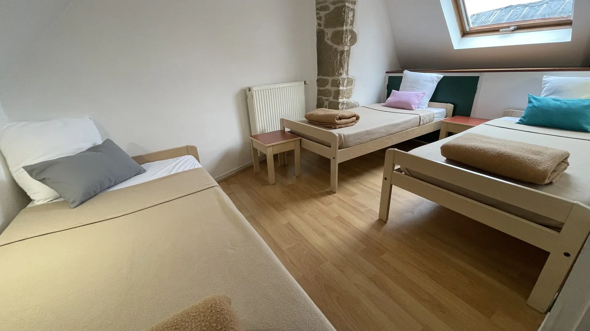 7_location_Gîte_d'étape-hostel_Ty Bihui_petit gîte chambre 2 étage_Pluméliau-Bieuzy_Vallée du Blavet