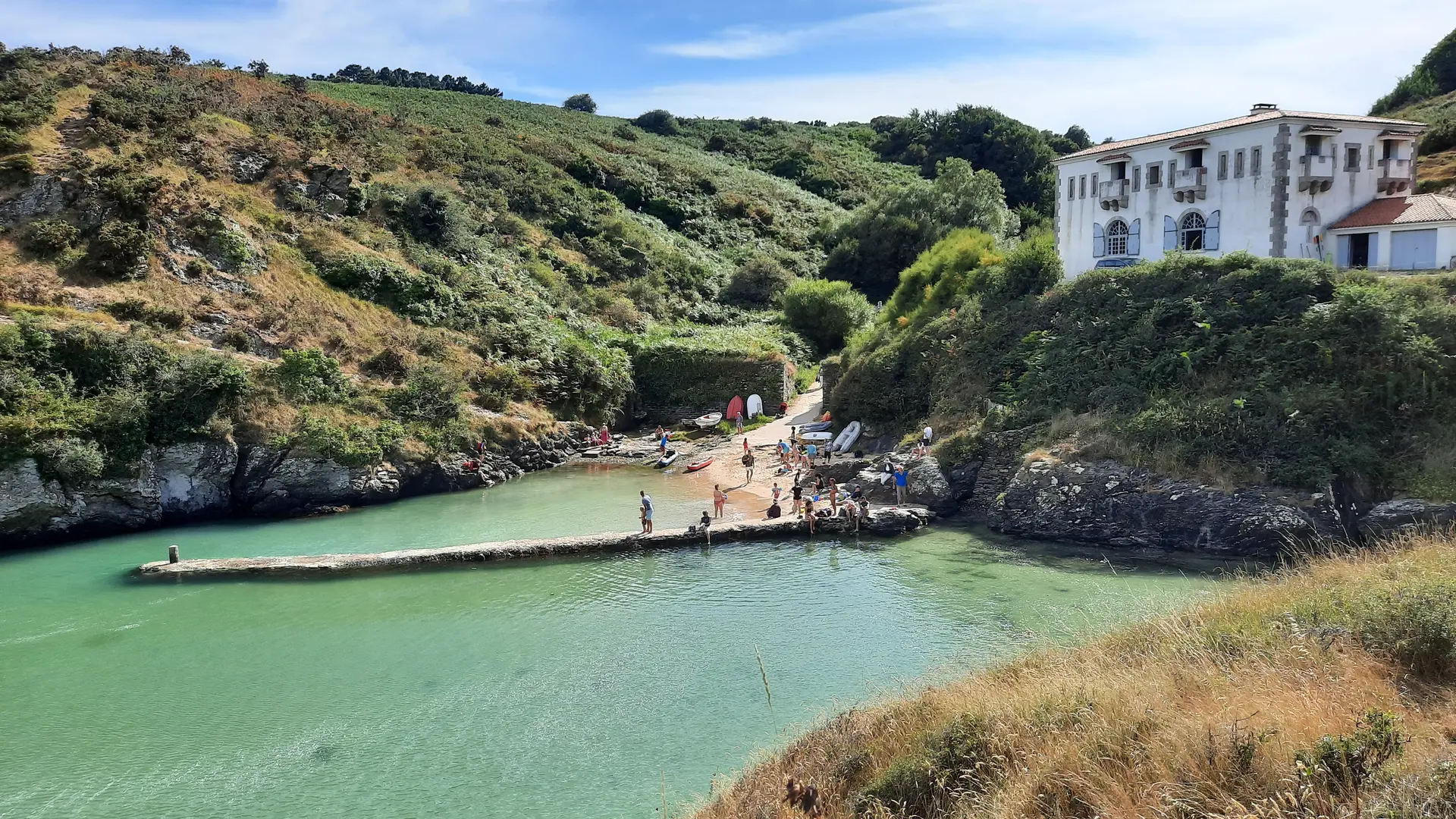 756906_plages-_plage_de_port_maria_-_locmaria_-_ete_-_fortin_patrick_malecot_-_karine_piquet_-_2020